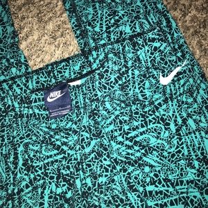 Nike cropped leggings